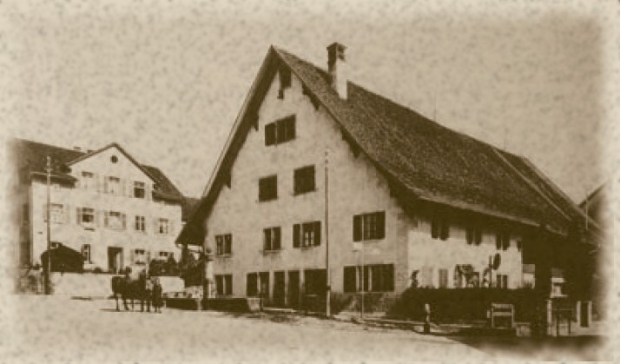 Nürensdorf - Das "Leberheirihuus" - mit alter Zehntenscheune. Quelle: Dorfblitz)